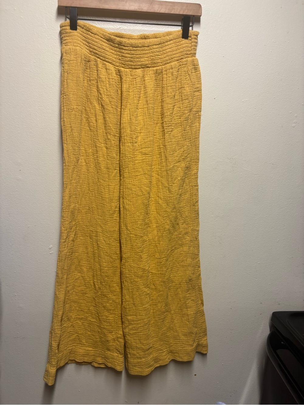 Kensie Mustard Yellow Wide Leg Gauze Pants  Smocked Waist medium 26L